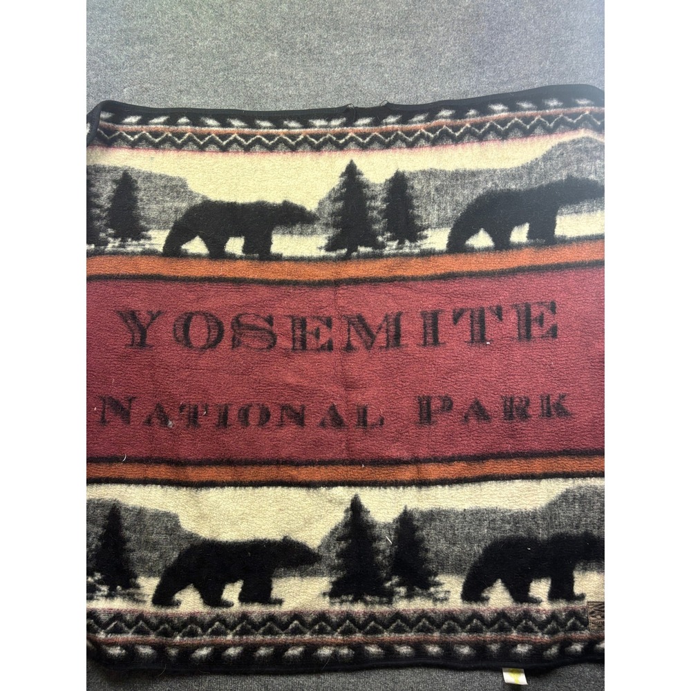 Earth Ragz Yosemite National Park Blanket Unisex OS Burgundy Bear Fleece Throw‎